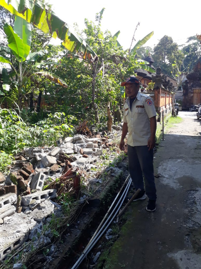 Tembok Roboh di Banjar Senapan, Desa Carangsari, Kecamatan Petang Tanggal 13 Mei 2024